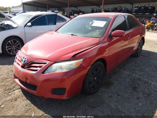 46332396 :رقم المزاد ، 4T1BF3EK1AU523925 vin ، 2010 Toyota Camry Le مزاد بيع