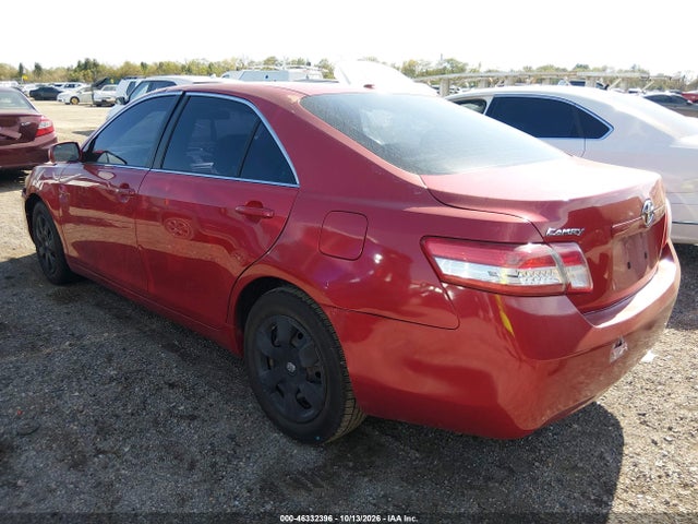 46332396 :رقم المزاد ، 4T1BF3EK1AU523925 vin ، 2010 Toyota Camry Le مزاد بيع