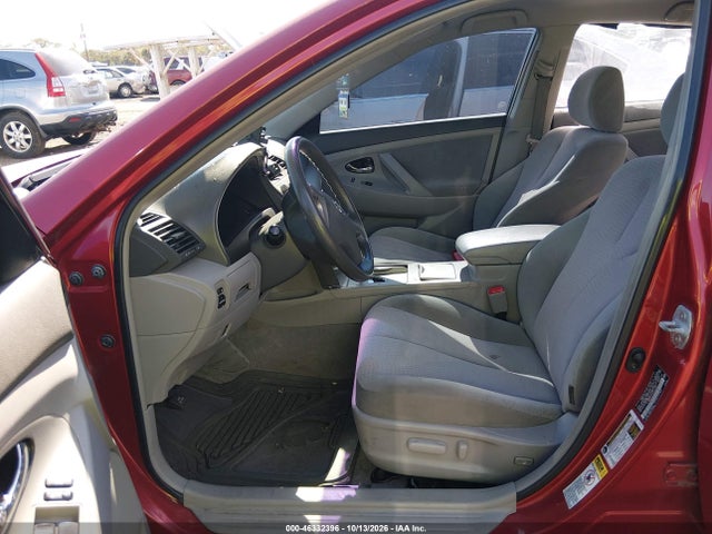 46332396 :رقم المزاد ، 4T1BF3EK1AU523925 vin ، 2010 Toyota Camry Le مزاد بيع