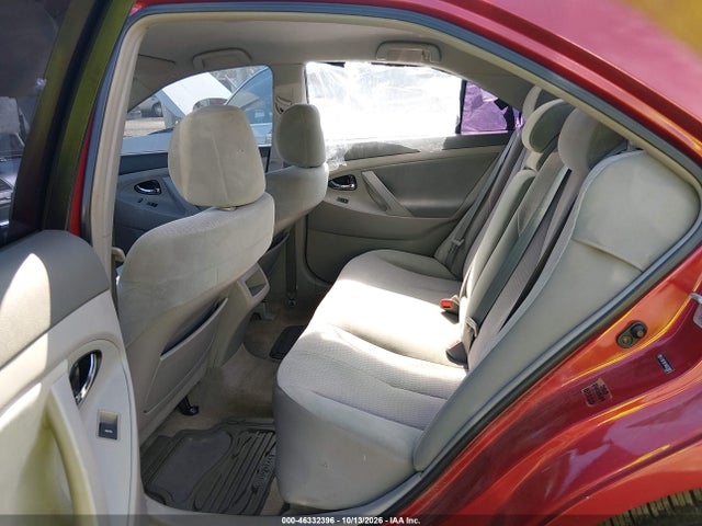46332396 :رقم المزاد ، 4T1BF3EK1AU523925 vin ، 2010 Toyota Camry Le مزاد بيع