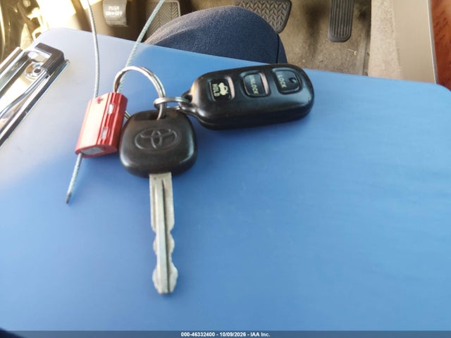 2005 Toyota Camry Xle V6 მანქანა იყიდება აუქციონზე, vin: 4T1BF30K15U087753, აუქციონის ნომერი: 46332400