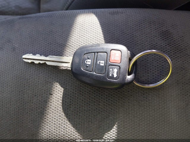 5YFBURHE3GP464238 Toyota COROLLA LE