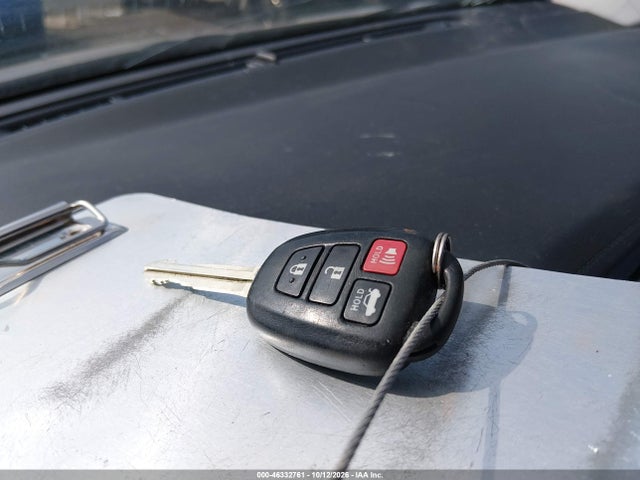 46332761 :رقم المزاد ، 2T1BURHE9FC434885 vin ، 2015 Toyota Corolla Le مزاد بيع