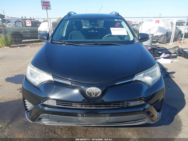 2T3ZFREV1JW432205 Toyota RAV4 LE