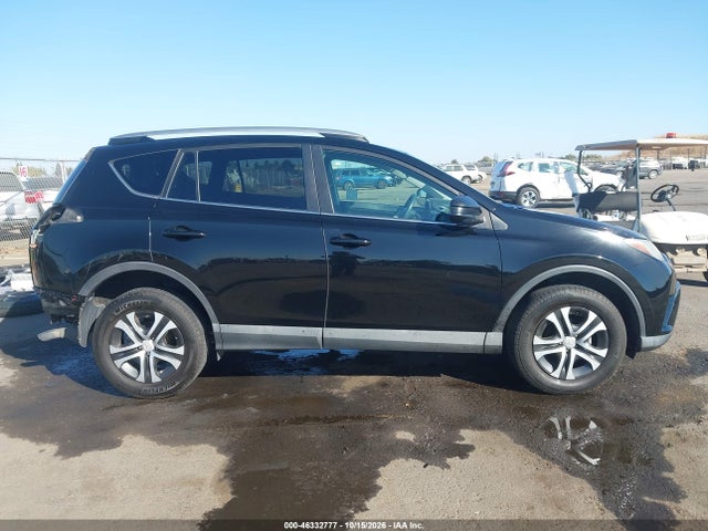 2T3ZFREV1JW432205 Toyota RAV4 LE