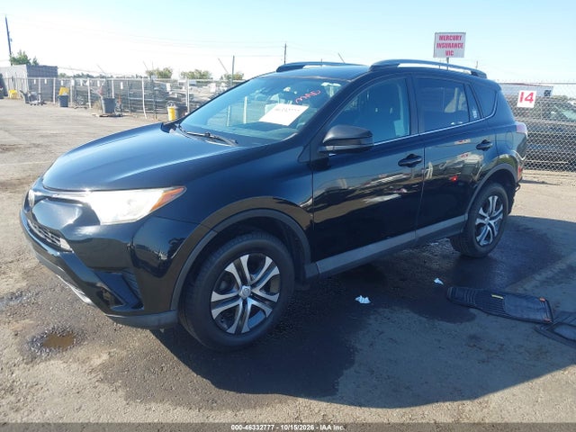 2T3ZFREV1JW432205 Toyota RAV4 LE