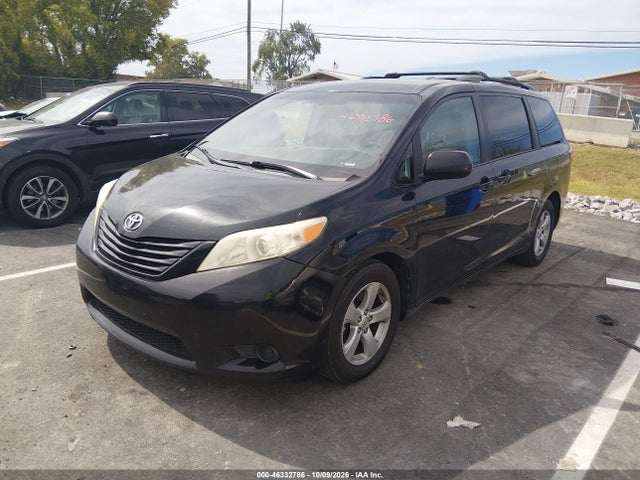 46332786 :رقم المزاد ، 5TDKK3DC1GS692088 vin ، 2016 Toyota Sienna Le 8 Passenger مزاد بيع