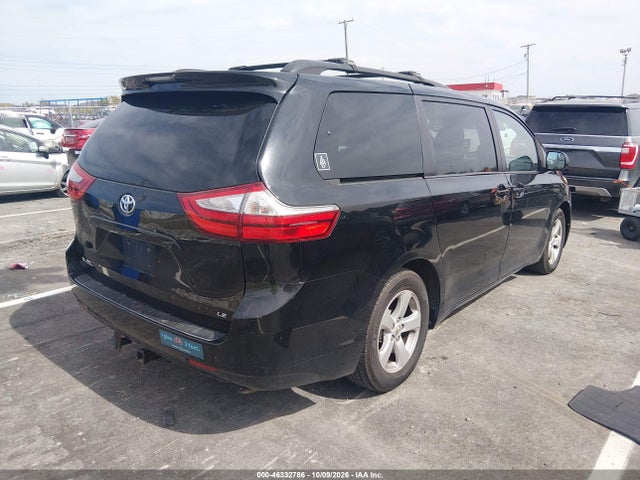 46332786 :رقم المزاد ، 5TDKK3DC1GS692088 vin ، 2016 Toyota Sienna Le 8 Passenger مزاد بيع