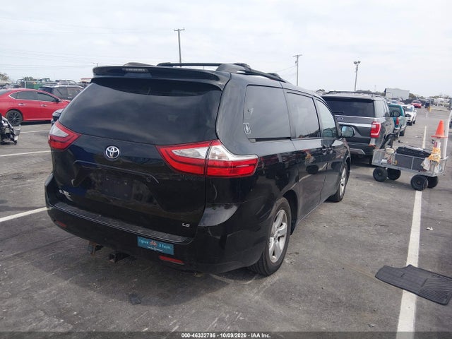 46332786 :رقم المزاد ، 5TDKK3DC1GS692088 vin ، 2016 Toyota Sienna Le 8 Passenger مزاد بيع