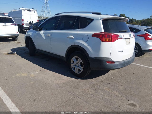 46333014 :رقم المزاد ، JTMZFREV5FJ031018 vin ، 2015 Toyota Rav4 Le مزاد بيع