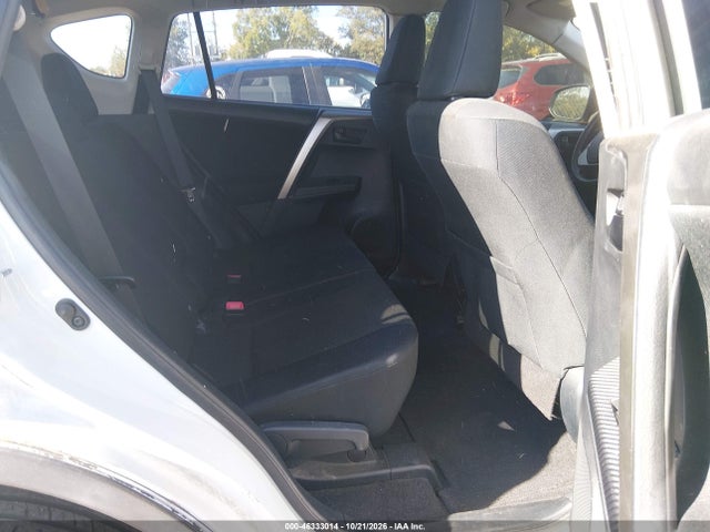 46333014 :رقم المزاد ، JTMZFREV5FJ031018 vin ، 2015 Toyota Rav4 Le مزاد بيع