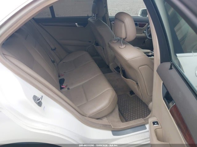 2011 Mercedes-benz C 300 Luxury/sport მანქანა იყიდება აუქციონზე, vin: WDDGF5EB1BA468679, აუქციონის ნომერი: 46333290