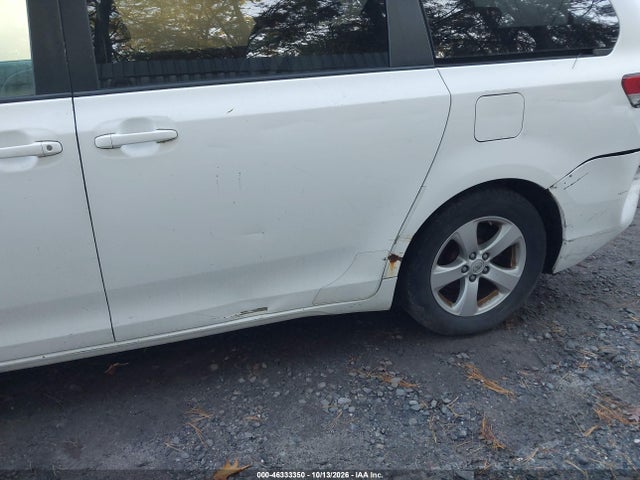 46333350 :رقم المزاد ، 5TDKK3DC4BS133093 vin ، 2011 Toyota Sienna Le V6 مزاد بيع