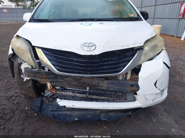46333350 :رقم المزاد ، 5TDKK3DC4BS133093 vin ، 2011 Toyota Sienna Le V6 مزاد بيع