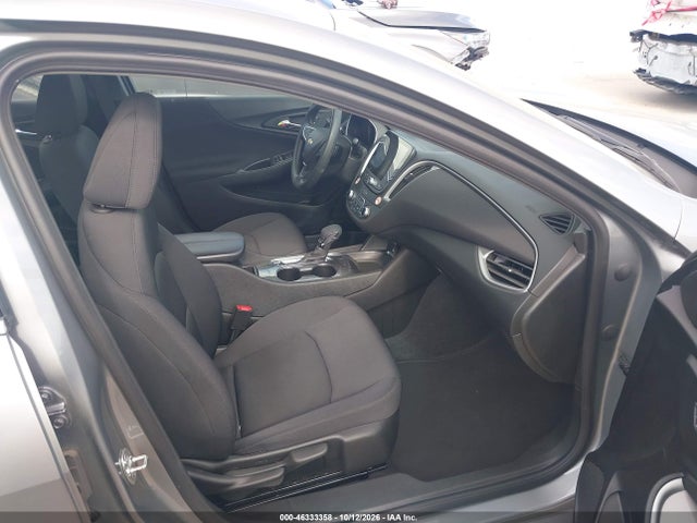 1G1ZD5ST0SF136945 Chevrolet Malibu Fwd 1lt