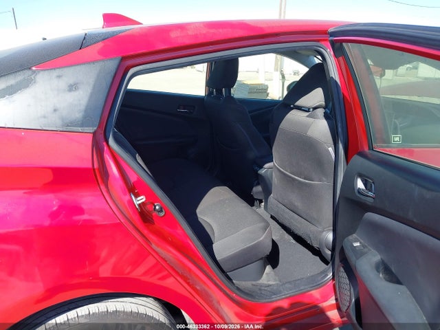 JTDKARFU3K3076222 Toyota Prius Le