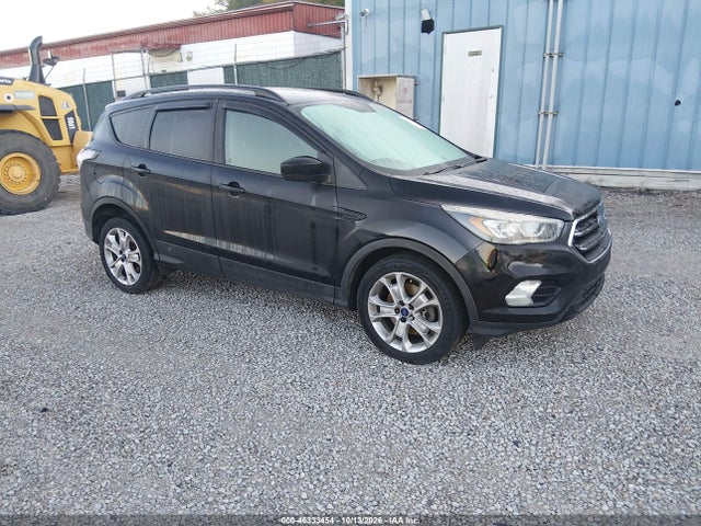 46333454 :رقم المزاد ، 1FMCU9G91HUA91676 vin ، 2017 Ford Escape Se مزاد بيع