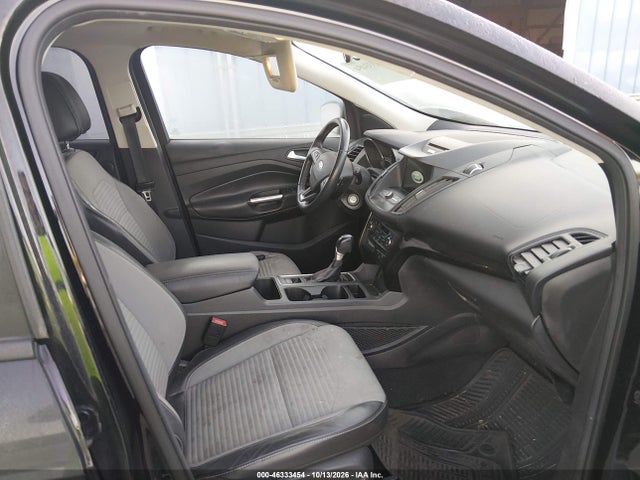 46333454 :رقم المزاد ، 1FMCU9G91HUA91676 vin ، 2017 Ford Escape Se مزاد بيع