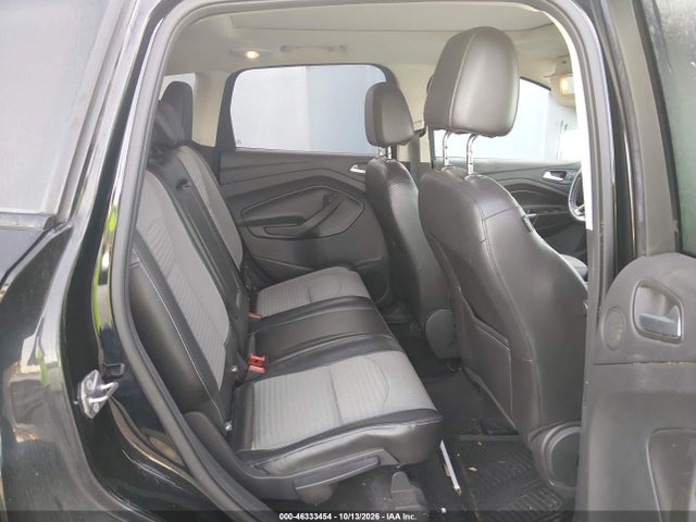 46333454 :رقم المزاد ، 1FMCU9G91HUA91676 vin ، 2017 Ford Escape Se مزاد بيع