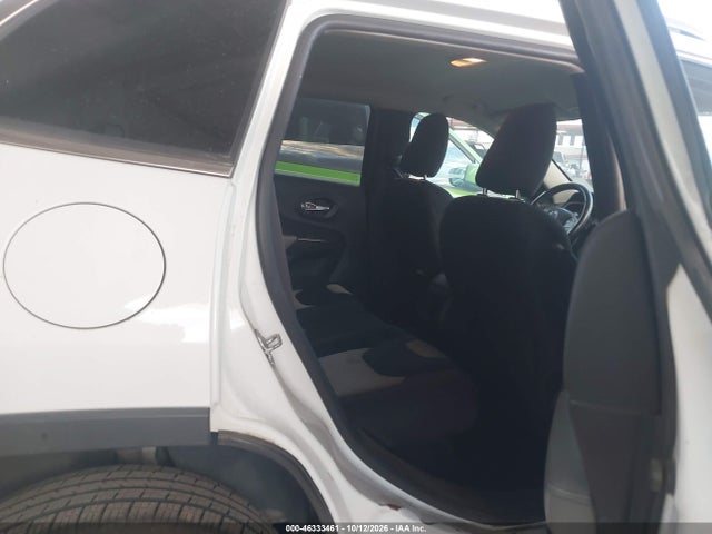 1C4PJMCS9EW192488 Jeep Cherokee Latitude