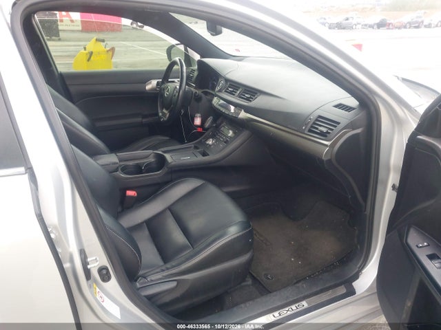Lexus CT 200H 2015 JTHKD5BH5F2231615 Image 5
