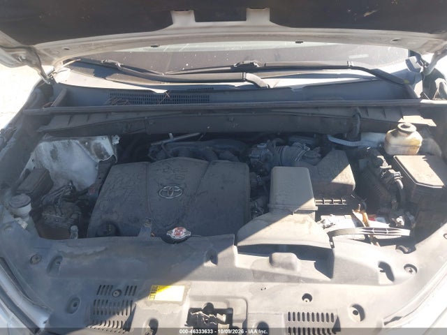 Продаж на аукціоні авто 2018 Toyota Highlander Xle, vin: 5TDKZRFH3JS538304, номер лоту: 46333633
