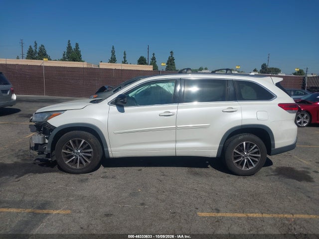Продаж на аукціоні авто 2018 Toyota Highlander Xle, vin: 5TDKZRFH3JS538304, номер лоту: 46333633