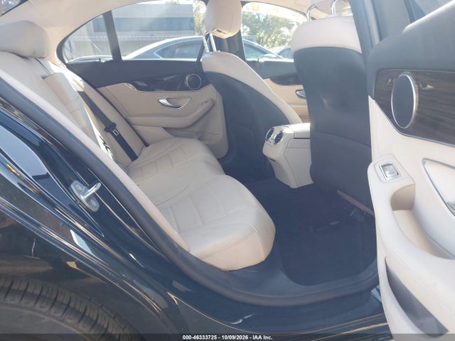 55SWF4JB6JU253664 Mercedes-Benz C 300