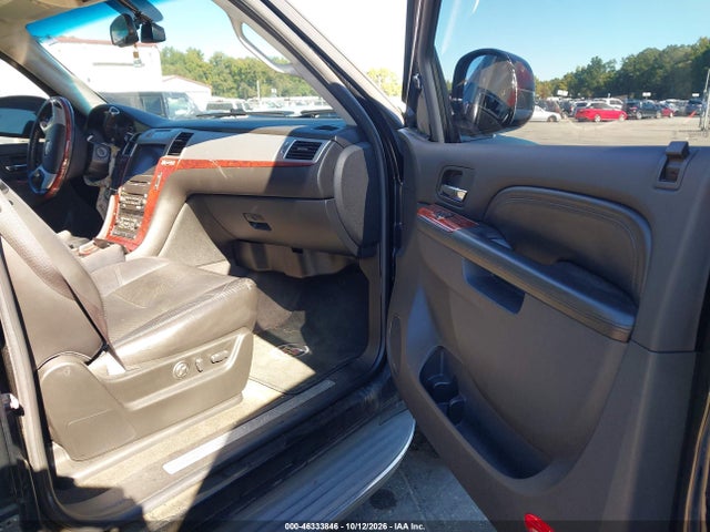 2010 Cadillac Escalade Esv Luxury მანქანა იყიდება აუქციონზე, vin: 1GYUCHEF9AR118978, აუქციონის ნომერი: 46333846