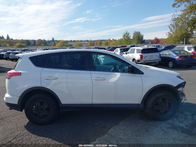 Toyota RAV4 LE 2018 2T3BFREV5JW780879 Image 14