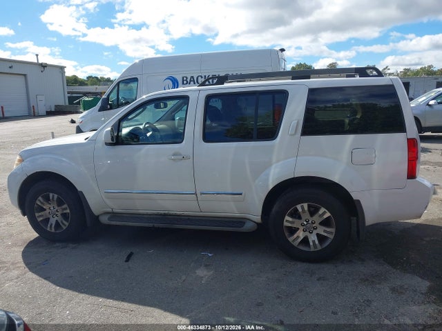 2011 Nissan Pathfinder Silver მანქანა იყიდება აუქციონზე, vin: 5N1AR1NB2BC611333, აუქციონის ნომერი: 46334873