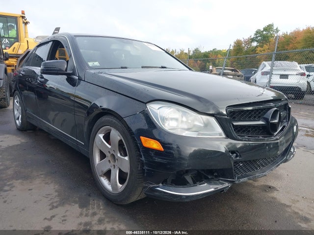 46335111 :رقم المزاد ، WDDGF8AB0DG148826 vin ، 2013 Mercedes-benz C 300 Luxury 4matic مزاد بيع