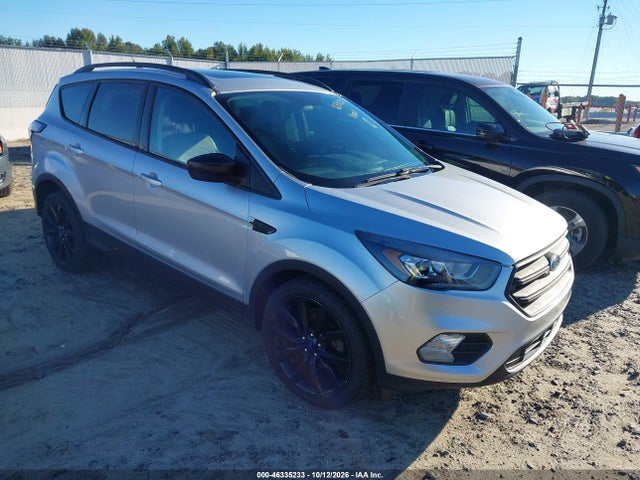 46335233 :رقم المزاد ، 1FMCU0GD8HUA88368 vin ، 2017 Ford Escape Se مزاد بيع