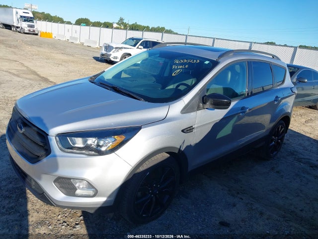 Продажа на аукционе авто 2017 Ford Escape Se, vin: 1FMCU0GD8HUA88368, номер лота: 46335233