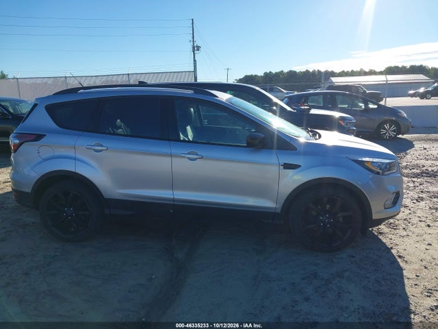 Продажа на аукционе авто 2017 Ford Escape Se, vin: 1FMCU0GD8HUA88368, номер лота: 46335233