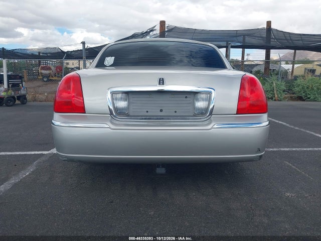 46335393 :رقم المزاد ، 2L1FL8JWXBX752793 vin ، 2011 Lincoln Town Car Executive مزاد بيع