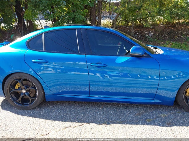 Продажа на аукционе авто 2018 Alfa Romeo Giulia Ti Sport Awd, vin: ZARFAEEN4J7575449, номер лота: 46335522