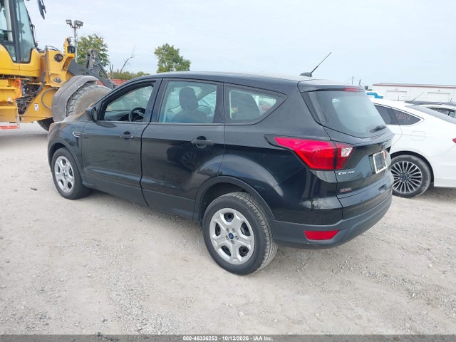 2019 Ford Escape S მანქანა იყიდება აუქციონზე, vin: 1FMCU0F79KUA23323, აუქციონის ნომერი: 46336253