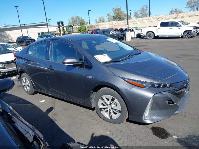 Toyota Prius Prime Plus 2018 JTDKARFP5J3086212 Image 13