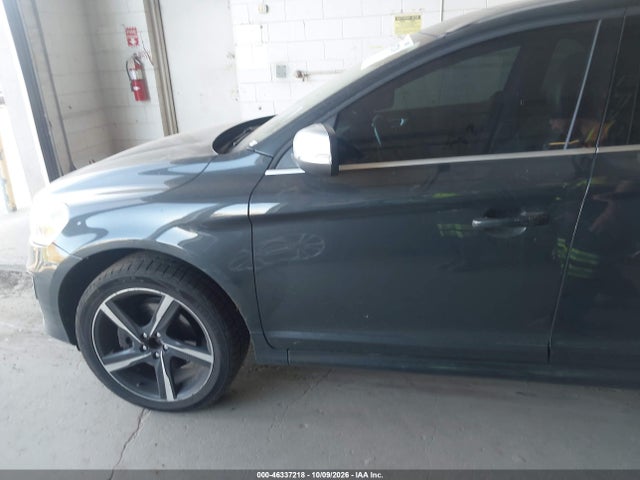 Auction sale of the 2015 Volvo Xc60 T6 R-design Premier Plus, vin: YV4902RG3F2595374, lot number: 46337218