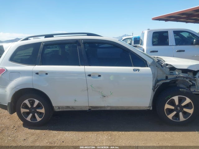 Subaru Forester 2.5i Premium 2017 JF2SJAEC3HH570961 Image 14