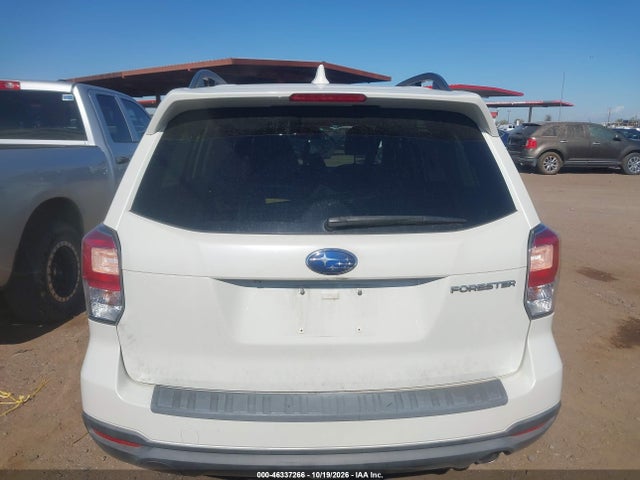 Subaru Forester 2.5i Premium 2017 JF2SJAEC3HH570961 Image 17