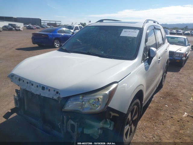 Subaru Forester 2.5i Premium 2017 JF2SJAEC3HH570961 Image 2