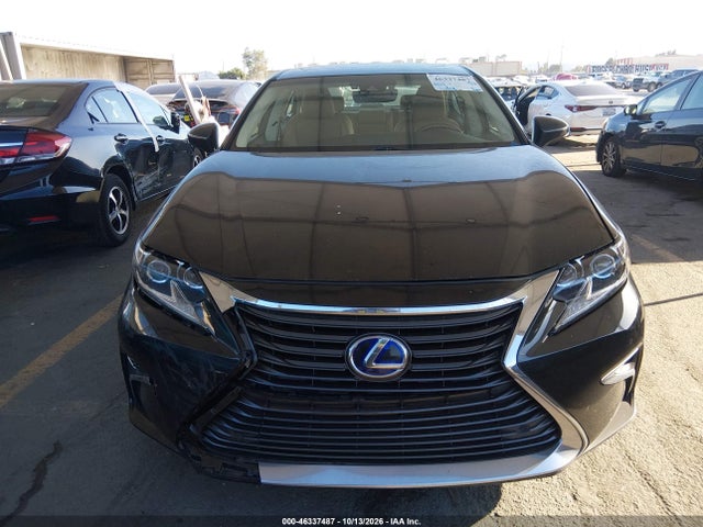 Lexus ES 300H 2018 JTHBW1GG1J2194364 Image 12