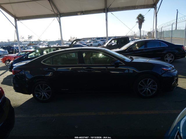 Lexus ES 300H 2018 JTHBW1GG1J2194364 Image 13
