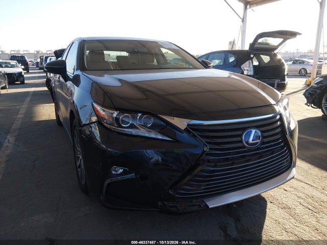 Lexus ES 300H 2018 JTHBW1GG1J2194364 Image 17