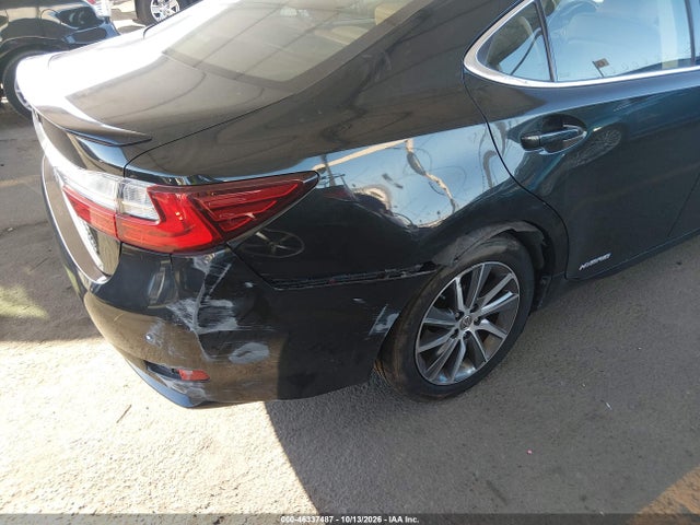 Lexus ES 300H 2018 JTHBW1GG1J2194364 Image 18