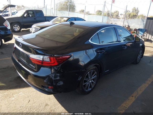 Lexus ES 300H 2018 JTHBW1GG1J2194364 Image 4