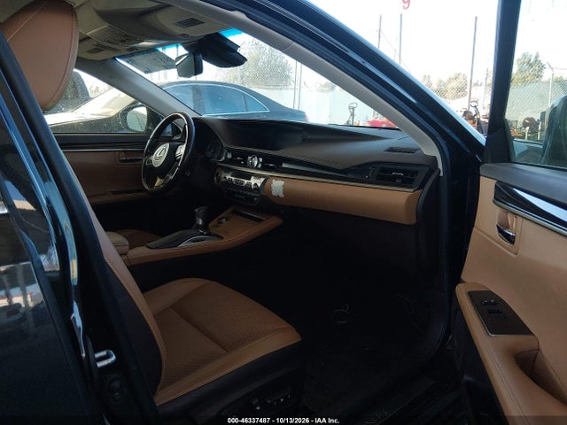 Lexus ES 300H 2018 JTHBW1GG1J2194364 Image 5