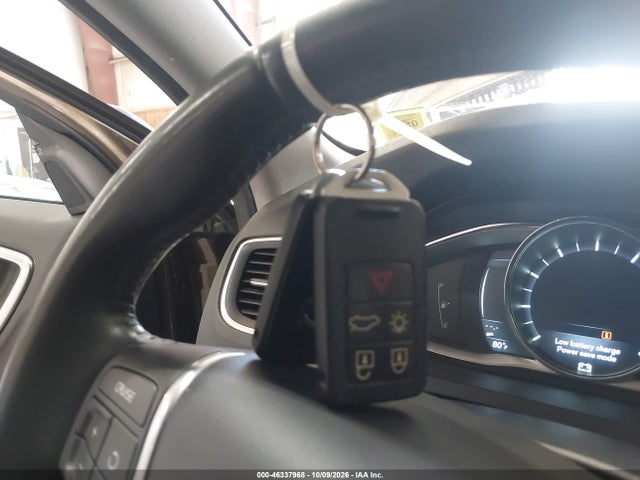 46337968 :رقم المزاد ، YV4612HK1G1006089 vin ، 2016 Volvo V60 Cross Country T5 مزاد بيع